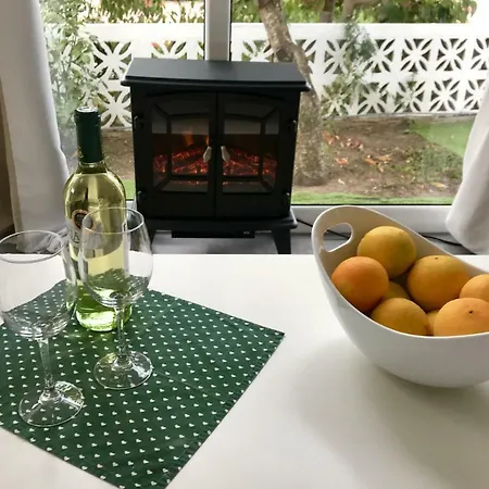 Flatguest - Glass House Holiday home *